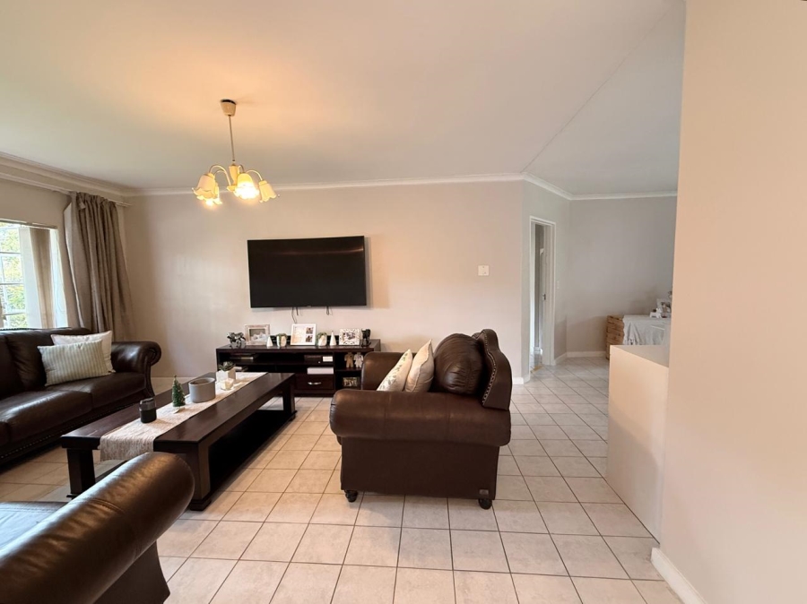 3 Bedroom Property for Sale in Aviary Hill KwaZulu-Natal