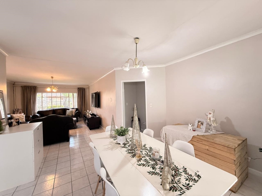 3 Bedroom Property for Sale in Aviary Hill KwaZulu-Natal