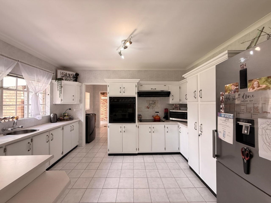 3 Bedroom Property for Sale in Aviary Hill KwaZulu-Natal
