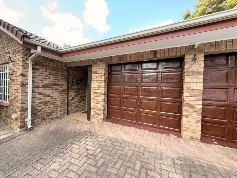 3 Bedroom Property for Sale in Aviary Hill KwaZulu-Natal