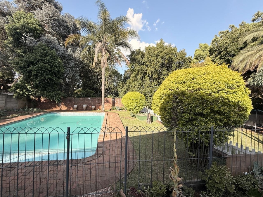 5 Bedroom Property for Sale in Huttenheights KwaZulu-Natal
