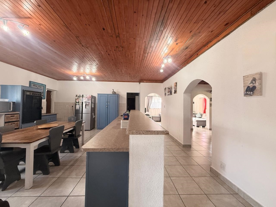 5 Bedroom Property for Sale in Huttenheights KwaZulu-Natal