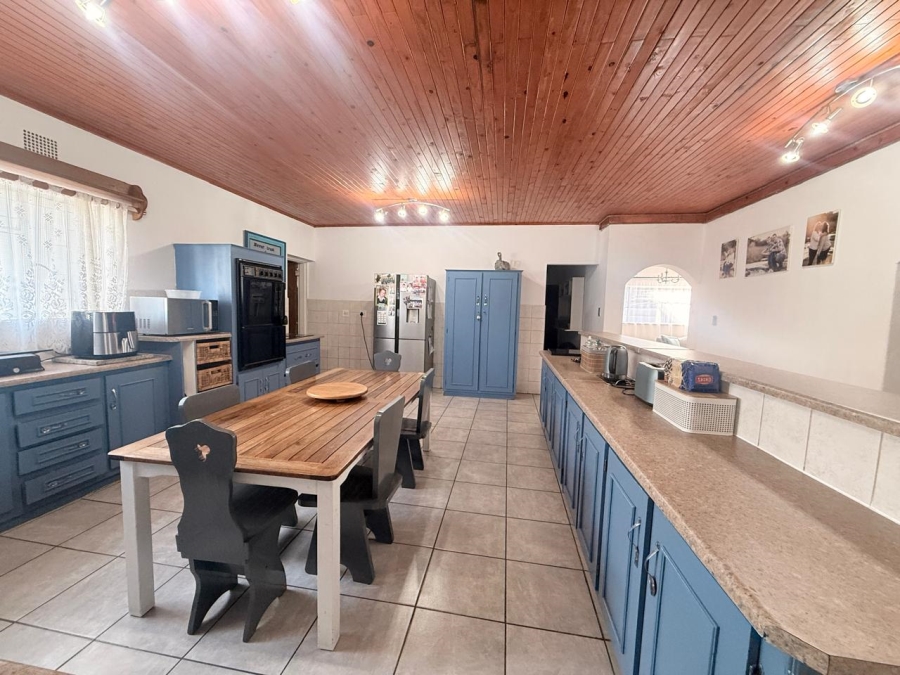 5 Bedroom Property for Sale in Huttenheights KwaZulu-Natal
