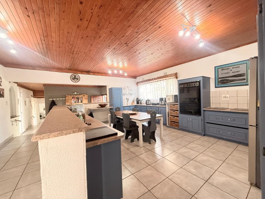 5 Bedroom Property for Sale in Huttenheights KwaZulu-Natal