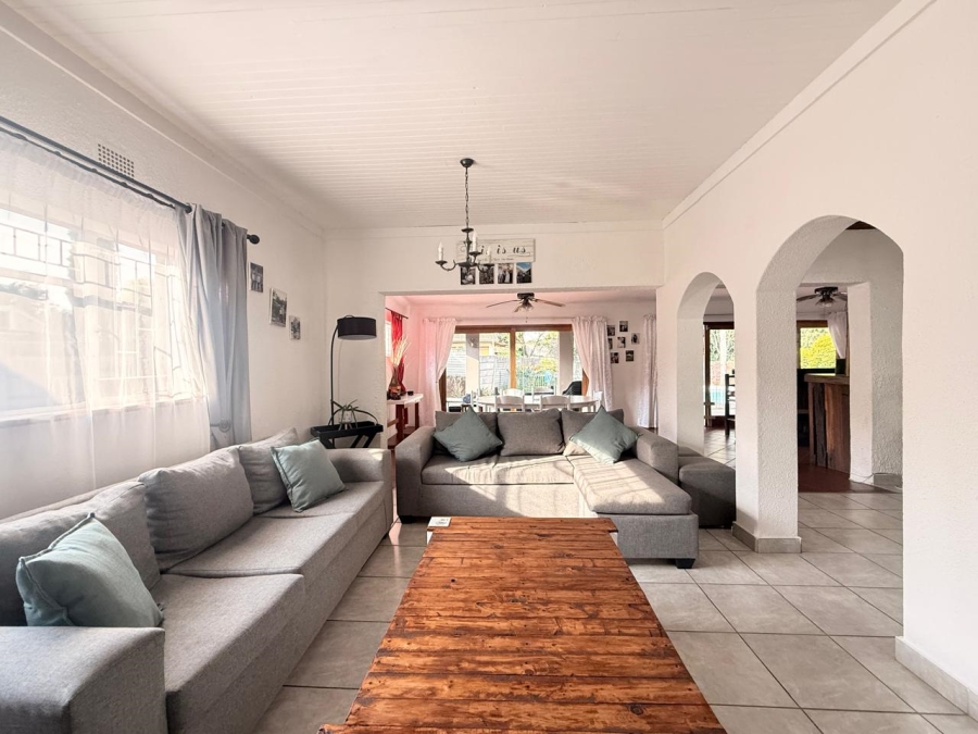 5 Bedroom Property for Sale in Huttenheights KwaZulu-Natal