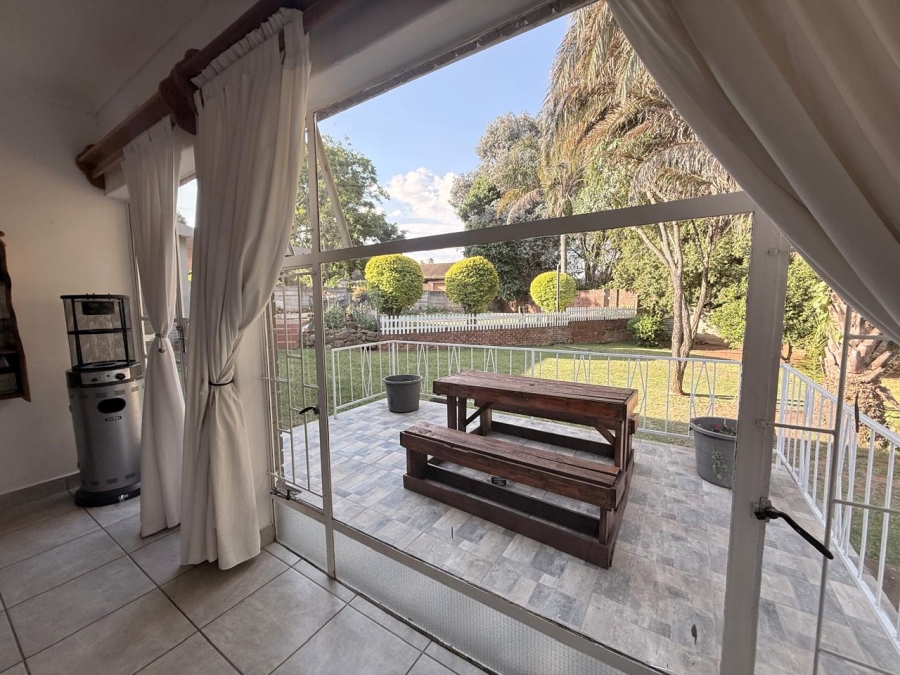 5 Bedroom Property for Sale in Huttenheights KwaZulu-Natal