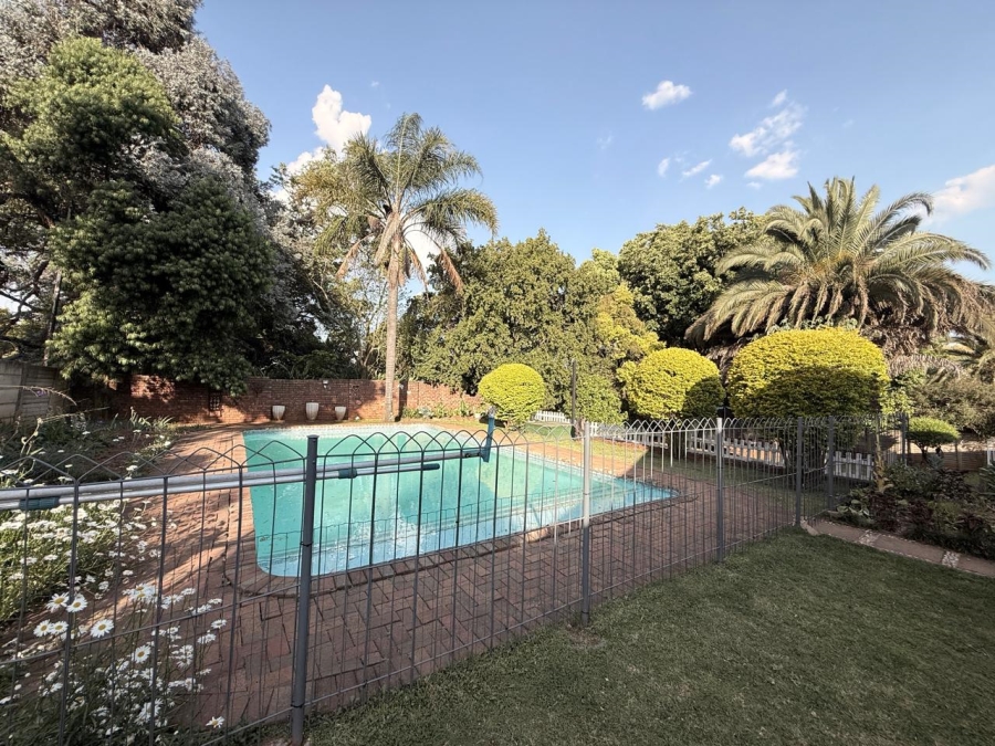 5 Bedroom Property for Sale in Huttenheights KwaZulu-Natal