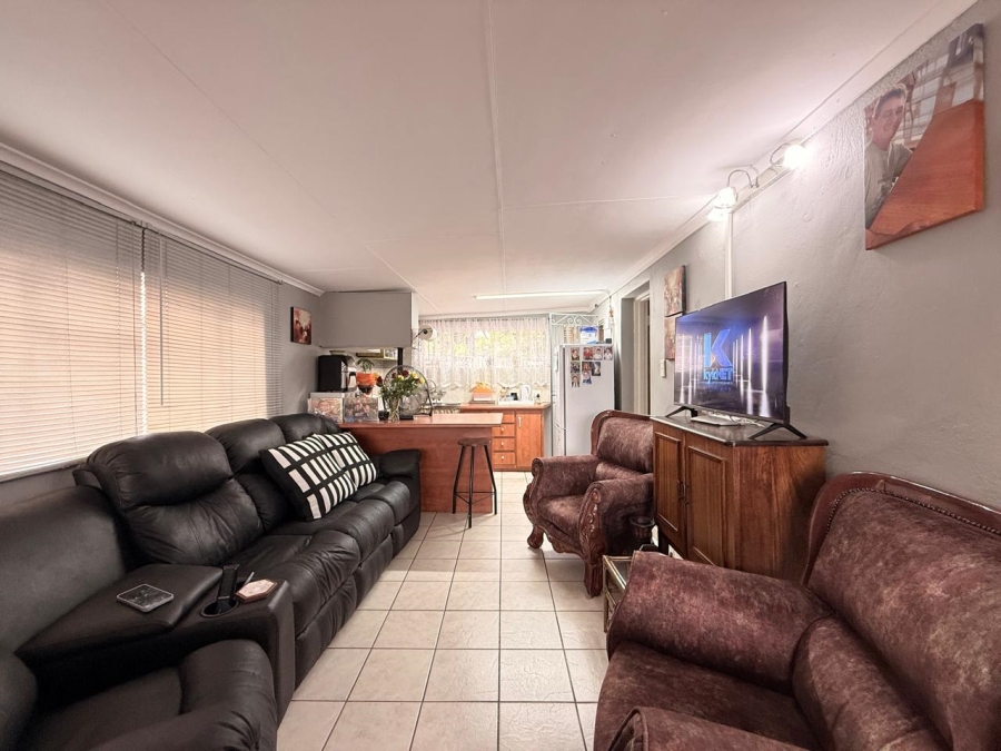 5 Bedroom Property for Sale in Huttenheights KwaZulu-Natal