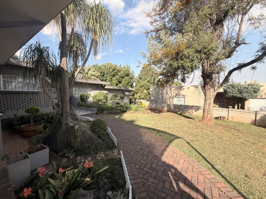 5 Bedroom Property for Sale in Huttenheights KwaZulu-Natal