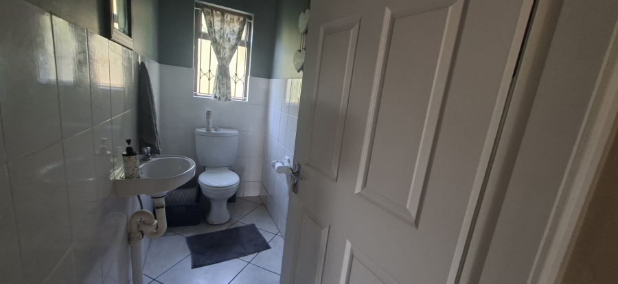 To Let 2 Bedroom Property for Rent in Gillitts KwaZulu-Natal