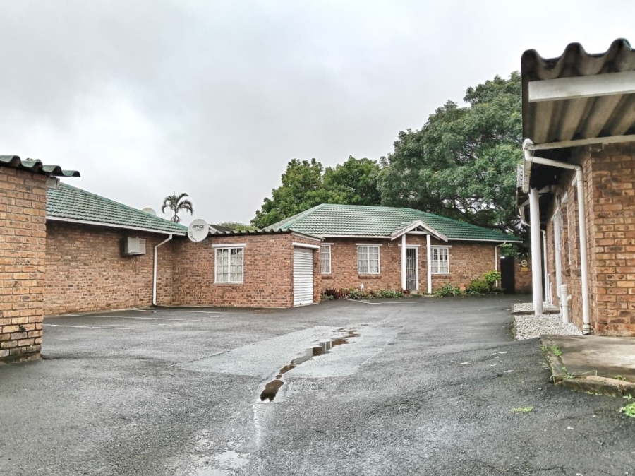 To Let 2 Bedroom Property for Rent in Birdswood KwaZulu-Natal