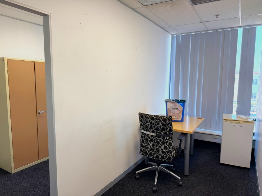 To Let Commercial Property for Rent in Somerset Park KwaZulu-Natal