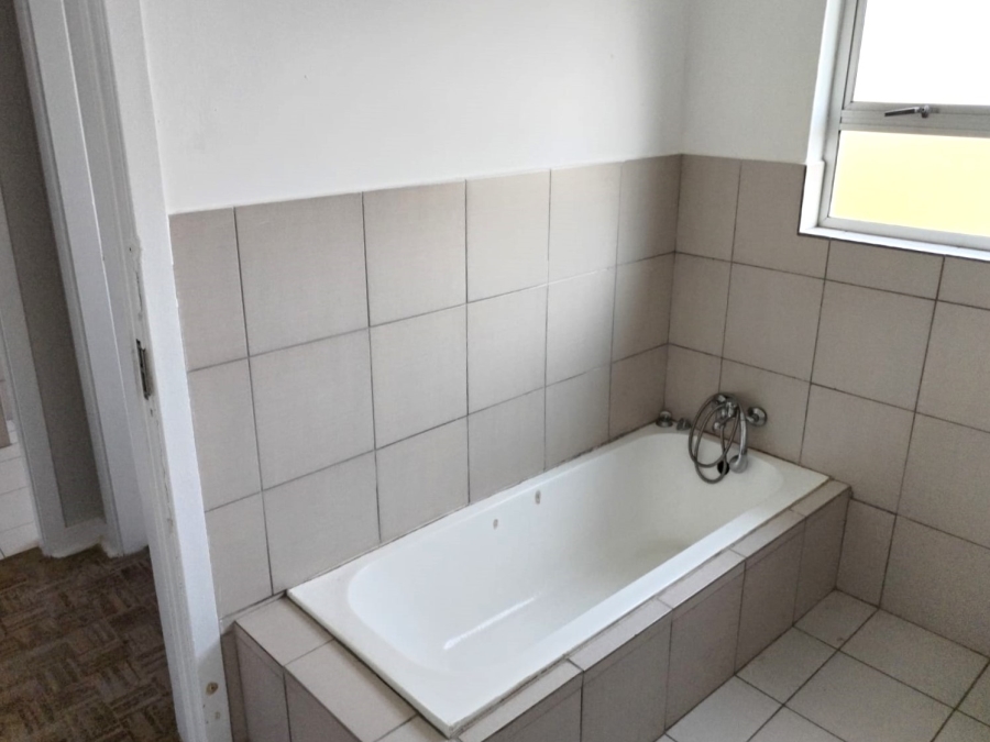4 Bedroom Property for Sale in Tinley Manor KwaZulu-Natal
