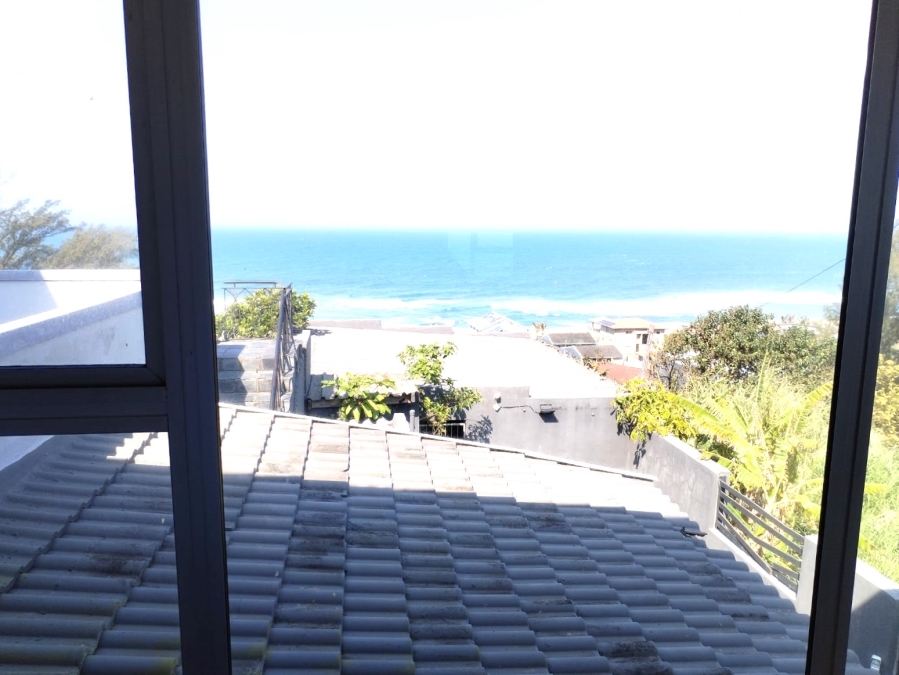 4 Bedroom Property for Sale in Tinley Manor KwaZulu-Natal