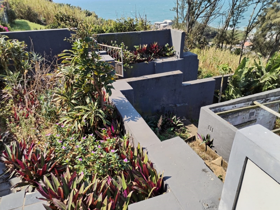 4 Bedroom Property for Sale in Tinley Manor KwaZulu-Natal