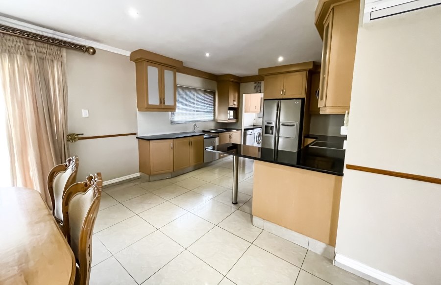 To Let 4 Bedroom Property for Rent in Somerset Park KwaZulu-Natal