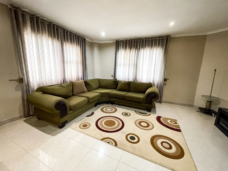To Let 4 Bedroom Property for Rent in Somerset Park KwaZulu-Natal