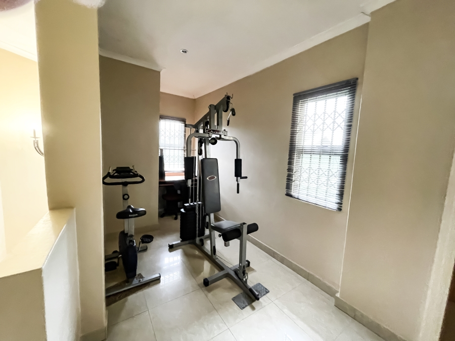 To Let 4 Bedroom Property for Rent in Somerset Park KwaZulu-Natal