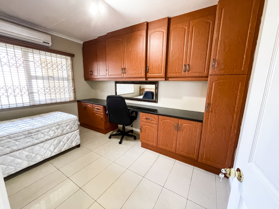 To Let 4 Bedroom Property for Rent in Somerset Park KwaZulu-Natal