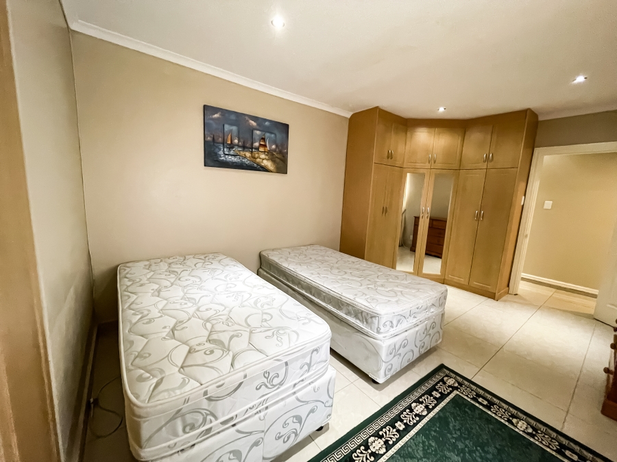 To Let 4 Bedroom Property for Rent in Somerset Park KwaZulu-Natal