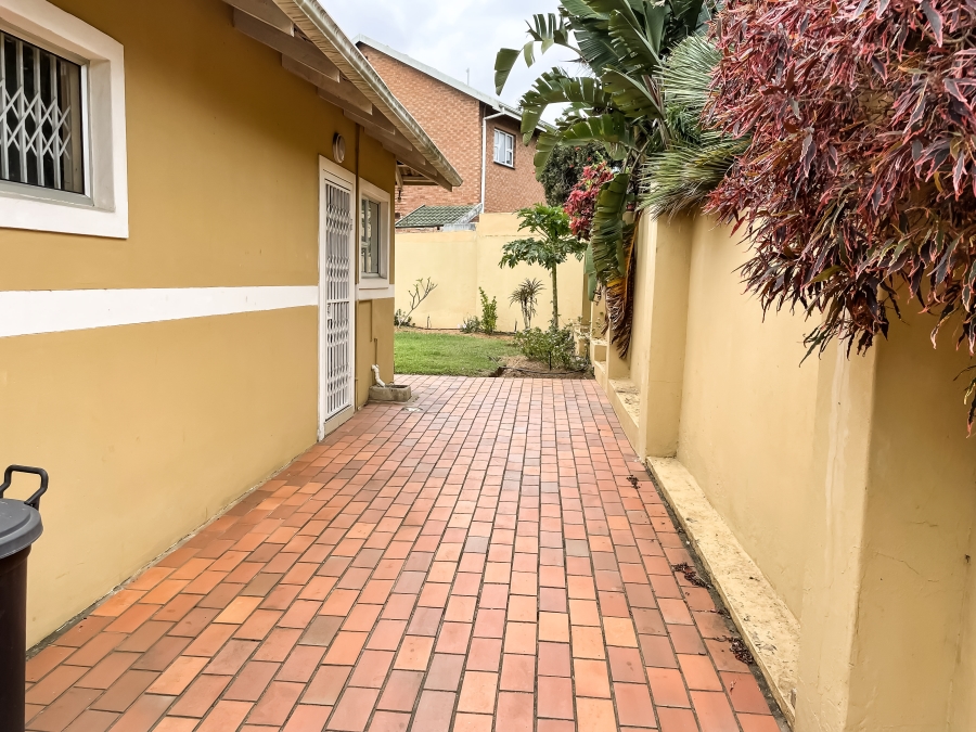 To Let 4 Bedroom Property for Rent in Somerset Park KwaZulu-Natal