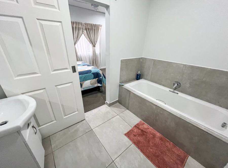 To Let 2 Bedroom Property for Rent in Red Hill KwaZulu-Natal