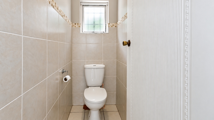 4 Bedroom Property for Sale in Dawncliffe KwaZulu-Natal