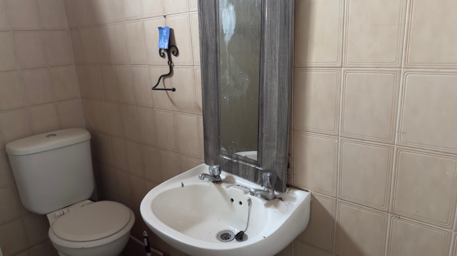 4 Bedroom Property for Sale in Windermere KwaZulu-Natal