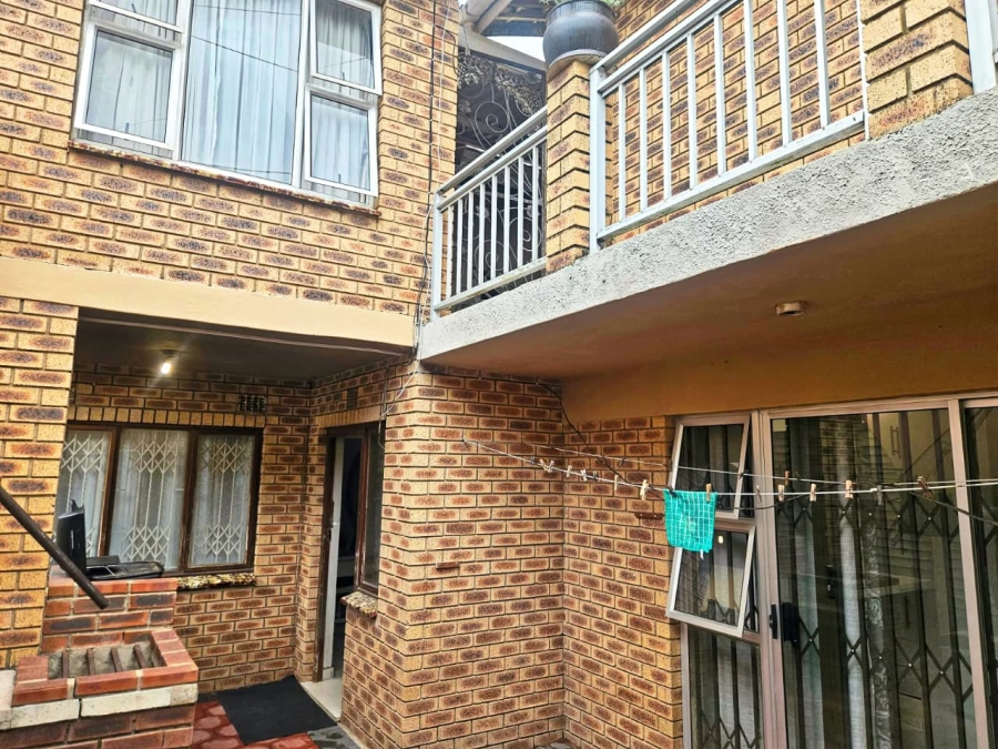 5 Bedroom Property for Sale in Havenside KwaZulu-Natal