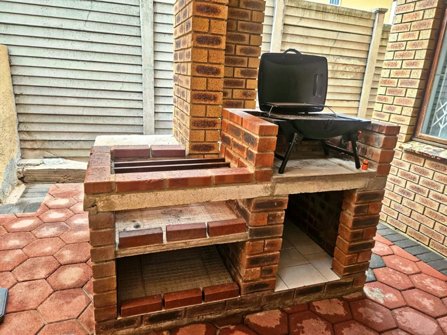 5 Bedroom Property for Sale in Havenside KwaZulu-Natal