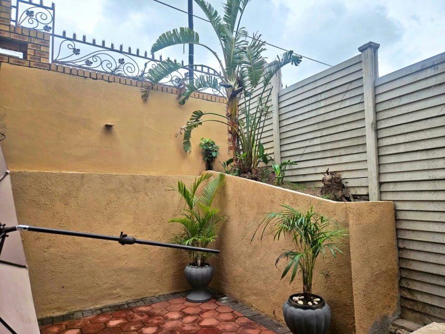5 Bedroom Property for Sale in Havenside KwaZulu-Natal