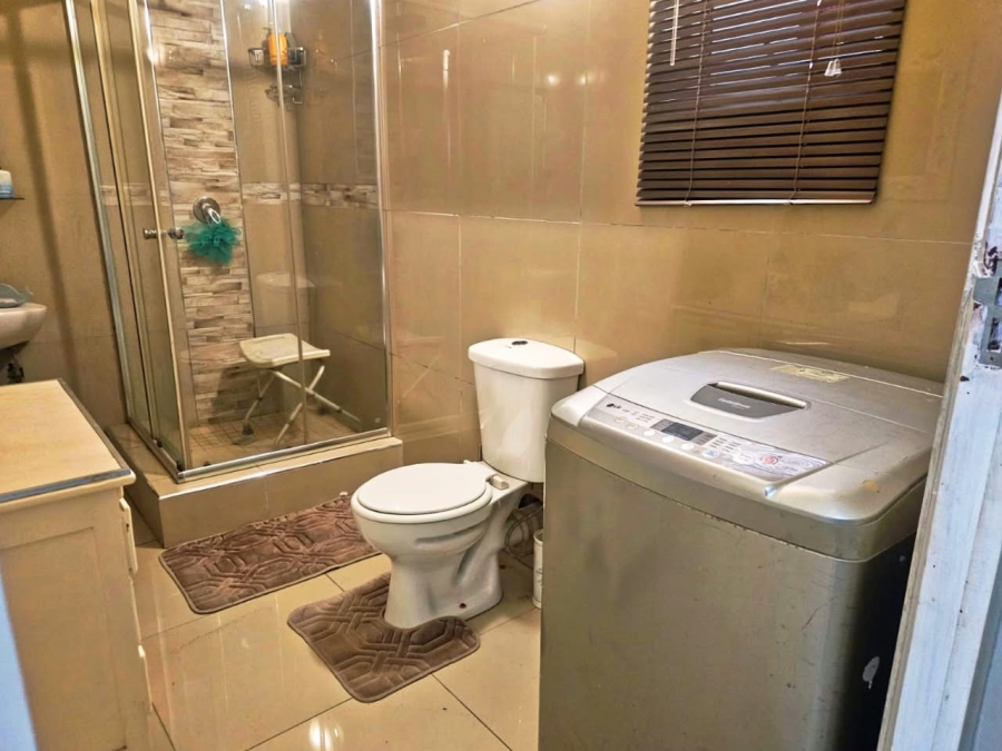 5 Bedroom Property for Sale in Havenside KwaZulu-Natal