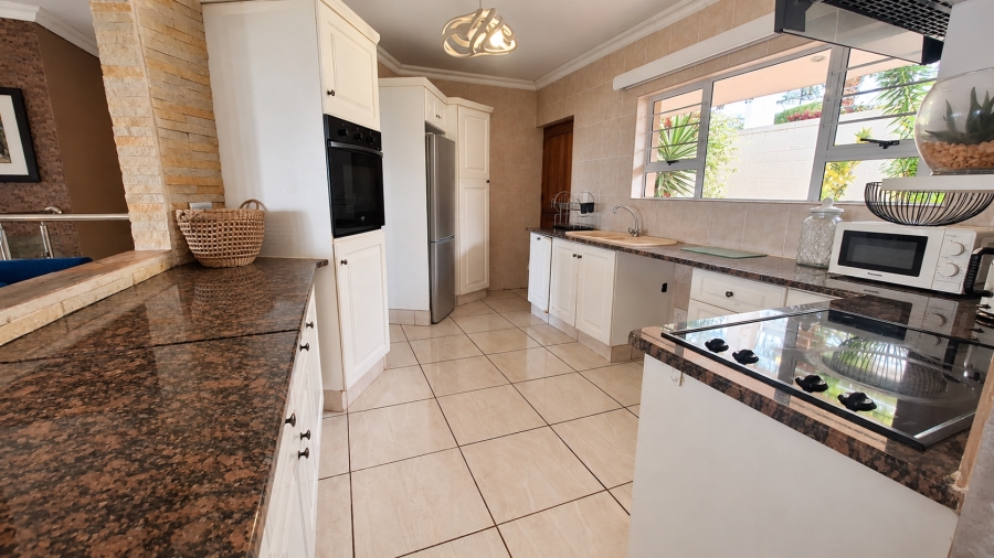 5 Bedroom Property for Sale in Salt Rock KwaZulu-Natal