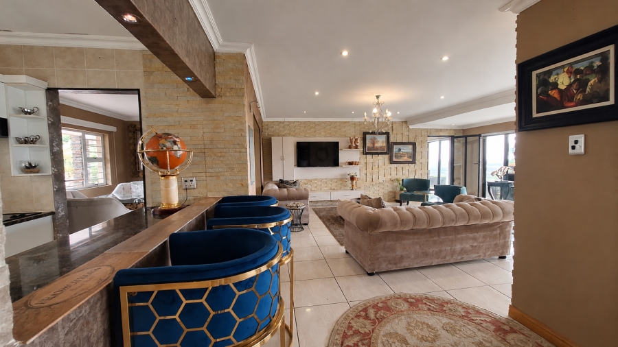 5 Bedroom Property for Sale in Salt Rock KwaZulu-Natal