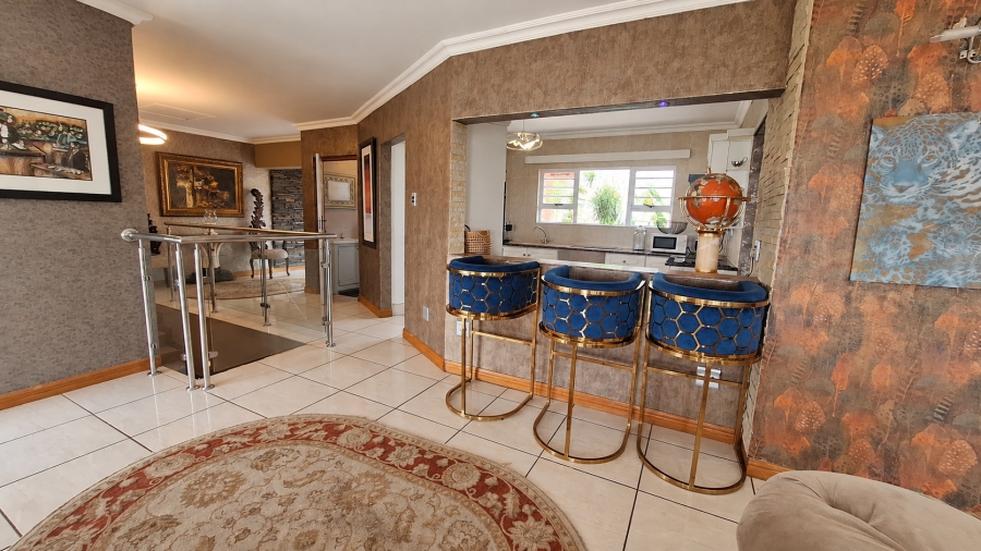 5 Bedroom Property for Sale in Salt Rock KwaZulu-Natal