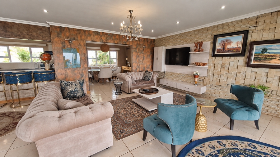 5 Bedroom Property for Sale in Salt Rock KwaZulu-Natal