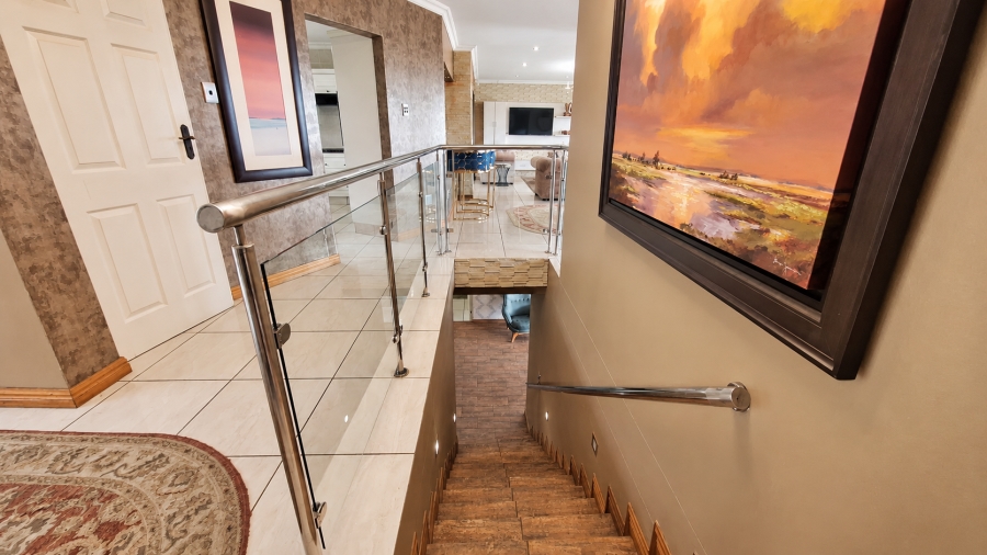 5 Bedroom Property for Sale in Salt Rock KwaZulu-Natal