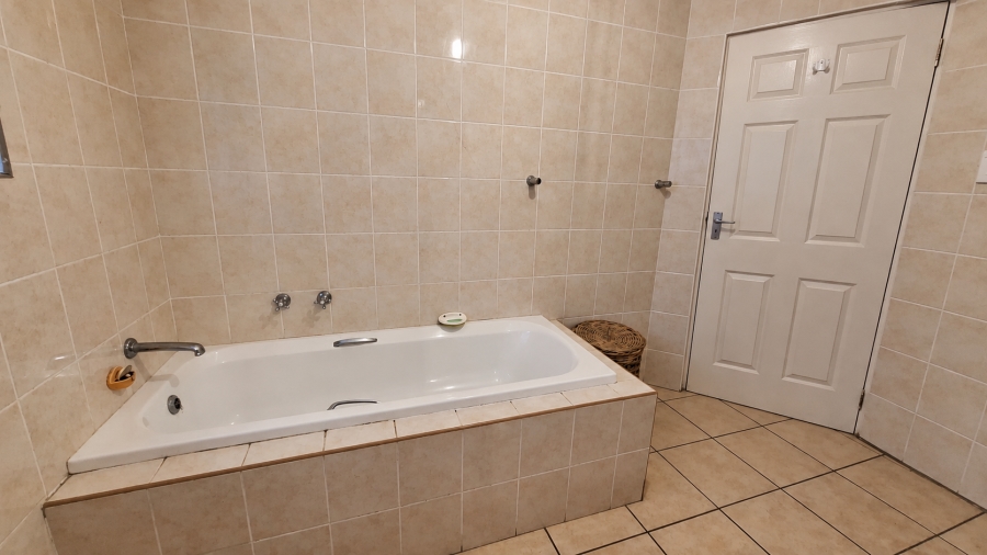 5 Bedroom Property for Sale in Salt Rock KwaZulu-Natal