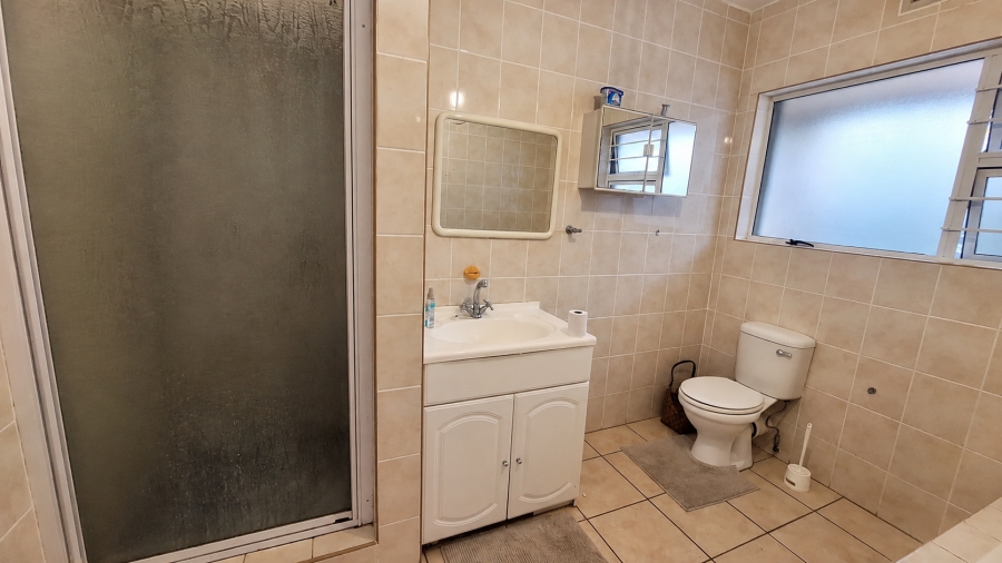 5 Bedroom Property for Sale in Salt Rock KwaZulu-Natal