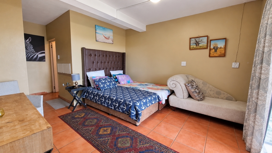 5 Bedroom Property for Sale in Salt Rock KwaZulu-Natal