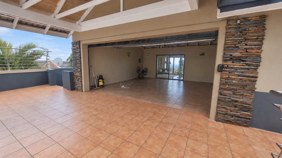 5 Bedroom Property for Sale in Salt Rock KwaZulu-Natal