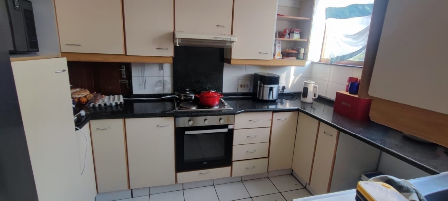 2 Bedroom Property for Sale in Westridge KwaZulu-Natal