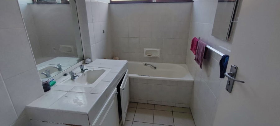 2 Bedroom Property for Sale in Westridge KwaZulu-Natal