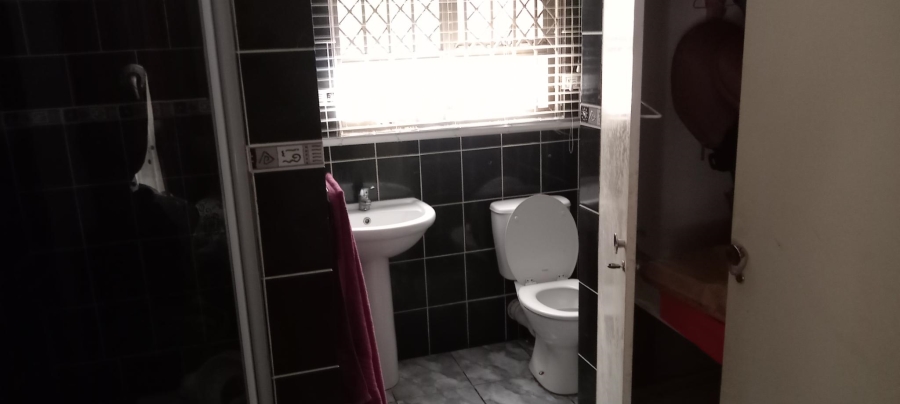 5 Bedroom Property for Sale in Moseley Park KwaZulu-Natal