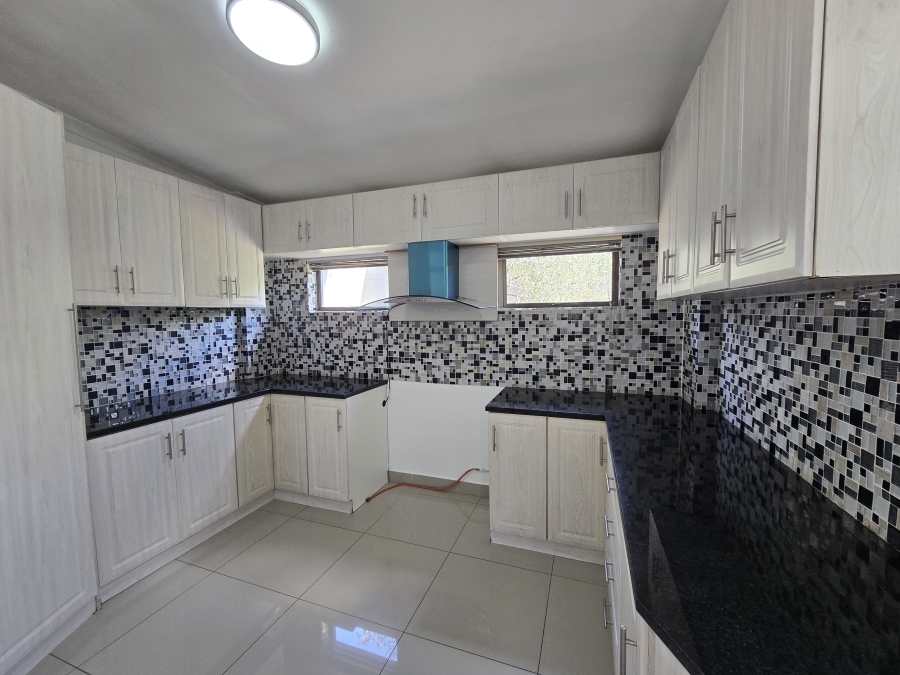 To Let 3 Bedroom Property for Rent in Palm Lakes Estate KwaZulu-Natal