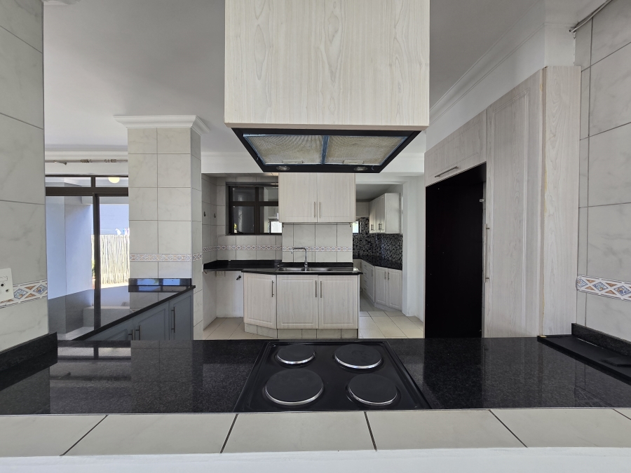 To Let 3 Bedroom Property for Rent in Palm Lakes Estate KwaZulu-Natal
