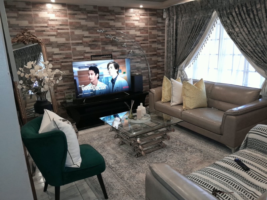 To Let 3 Bedroom Property for Rent in Orient Hills KwaZulu-Natal