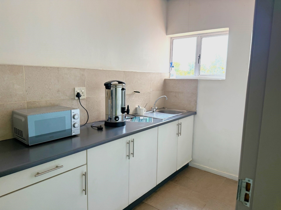 To Let Commercial Property for Rent in La Lucia KwaZulu-Natal