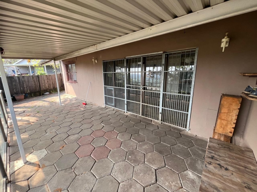 4 Bedroom Property for Sale in Brighton Beach KwaZulu-Natal