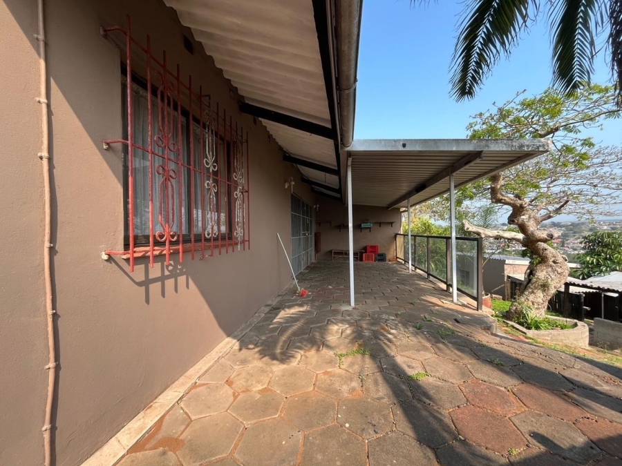 4 Bedroom Property for Sale in Brighton Beach KwaZulu-Natal